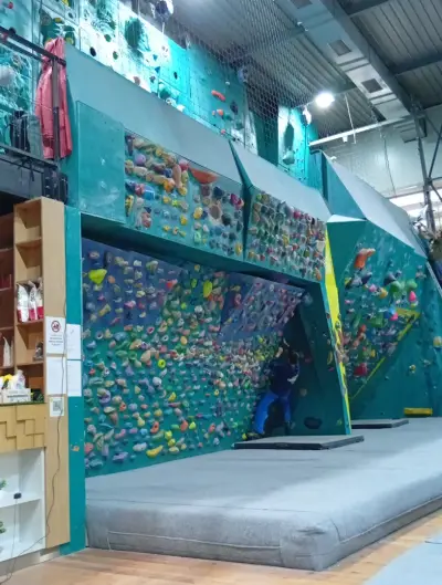 Bons - Europe climbing center