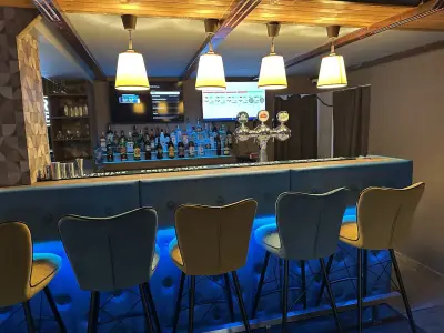 Pool House 147