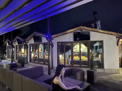 Pool House 147