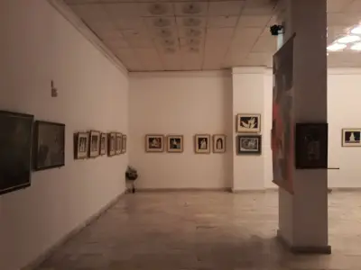 Градска художествена галерия "Петко Чурчулиев" (сервизен вход)