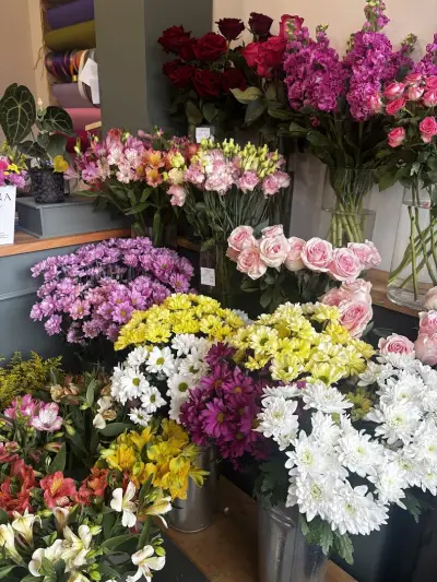 Цветарски магазин "Врана" (Vrana flowershop & bar)