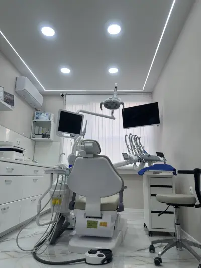 Д-р Атанас Гайдаров - зъболекар / Dr. Gaidarov - dentist