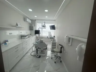 Д-р Атанас Гайдаров - зъболекар / Dr. Gaidarov - dentist