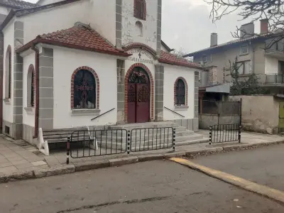 Храм "Св. Безсребреници Козма и Дамян"