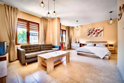 Host2U Apartments