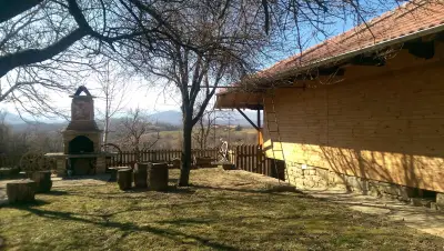 Топаловата Къща