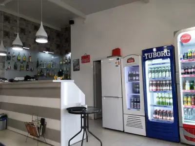 Магазин за дрехи и кафене „Малинката”
