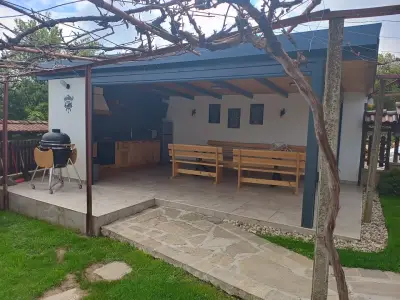 Къща за гости "Дани"