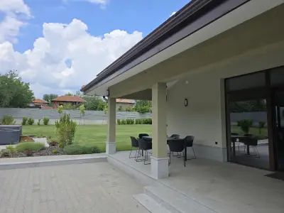 Chara Guest House