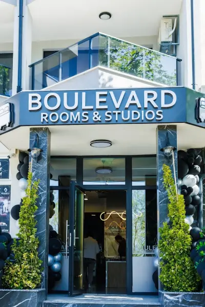 Boulevard Hotel