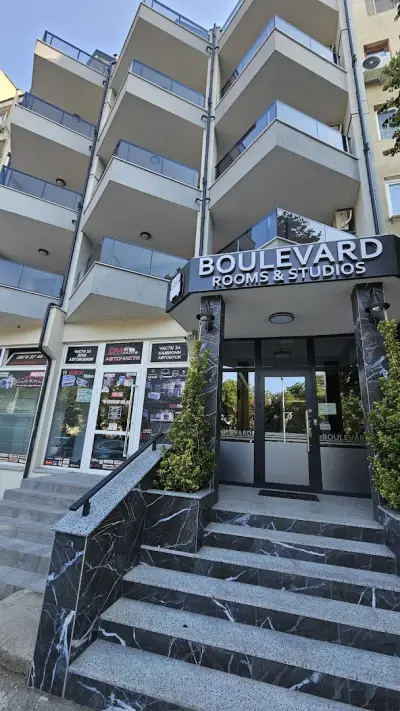 Boulevard Hotel