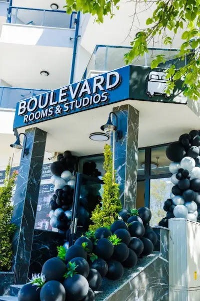 Boulevard Hotel