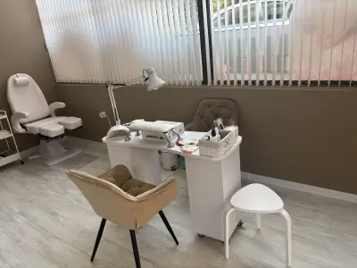 NM Beauty Nails by Mariana