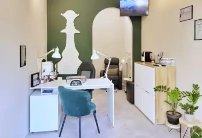 KK NAIL STUDIO