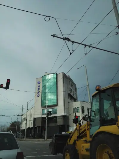 Бизнес център „Авко”