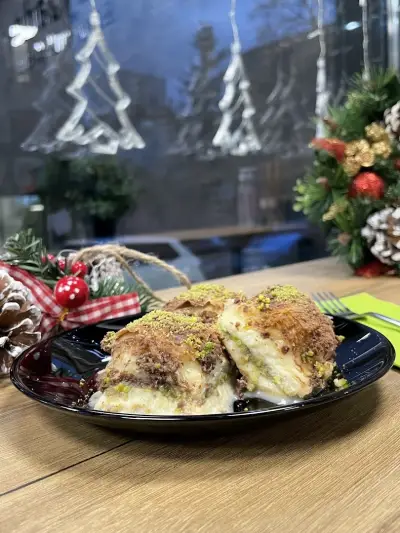 MONA ROSA - Baklava, Kunefe & Borek