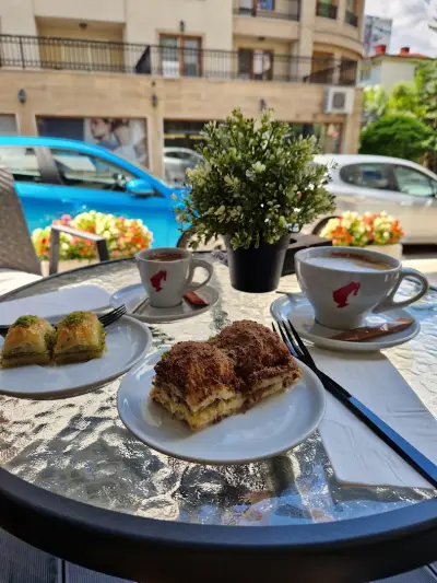 MONA ROSA - Baklava, Kunefe & Borek