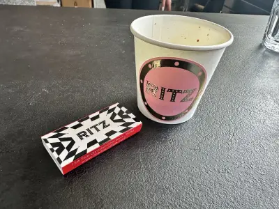 The RITZ Sweets - сладкарница РИТЦ - френски макарони, чийзкейкове, торти