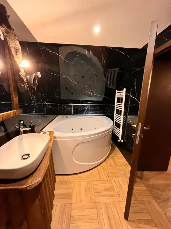 Двойна делукс стая (2 възрастни + 1 дете)