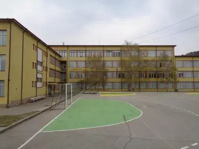 Средно езиково училище "Св. Паисий Хилендарски"