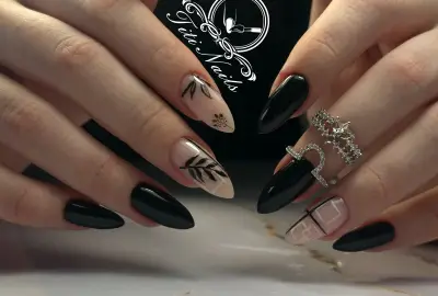 Салон за маникюр и курсове Maxi Art Nails Пазарджик