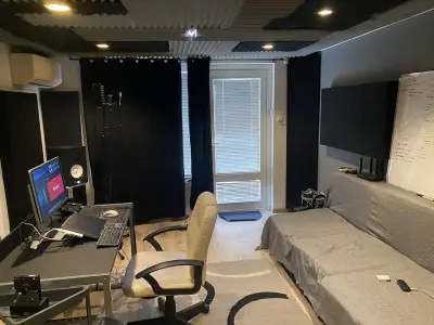 “Type Shi Studio”