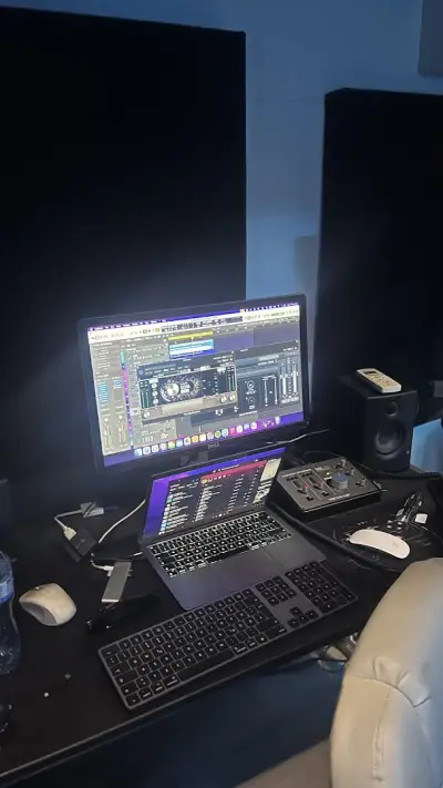 “Type Shi Studio”