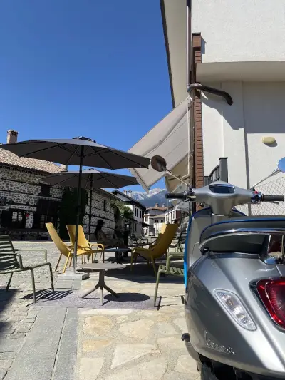 Trendy Cafe