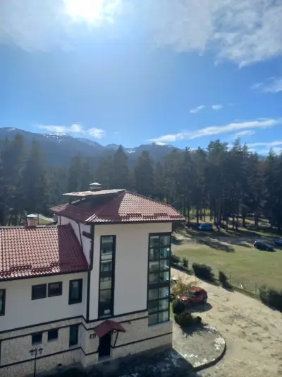 Everwood Hotel & Restaurant