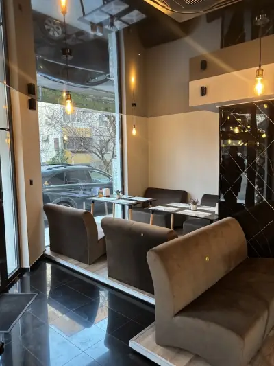 Cafe & Bar LIORA