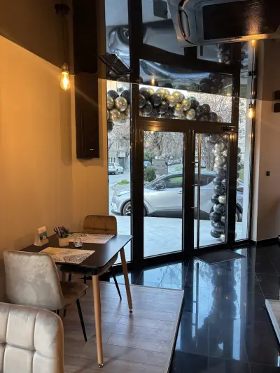 Cafe & Bar LIORA