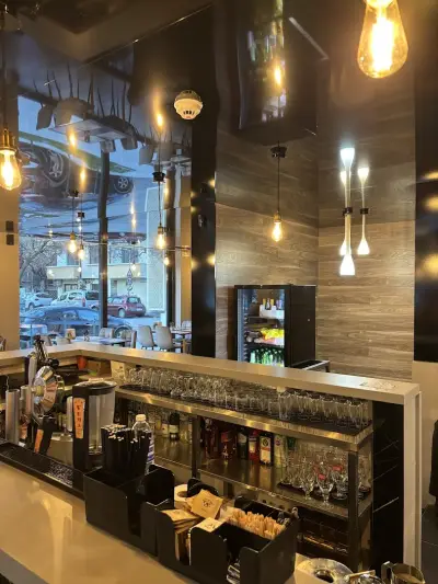 Cafe & Bar LIORA