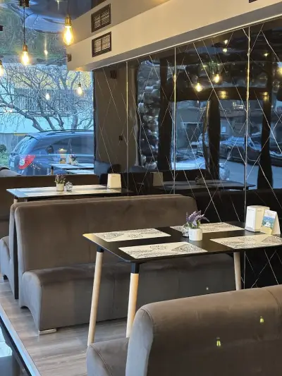 Cafe & Bar LIORA