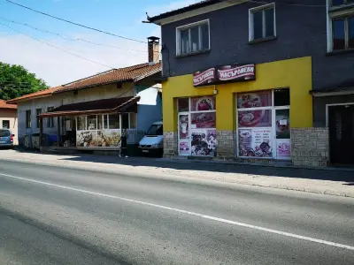 Тестени и месни изделия Масърлиеви 88, хляб, месо
