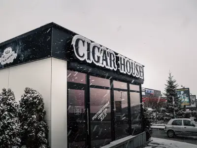 CIGAR HOUSE