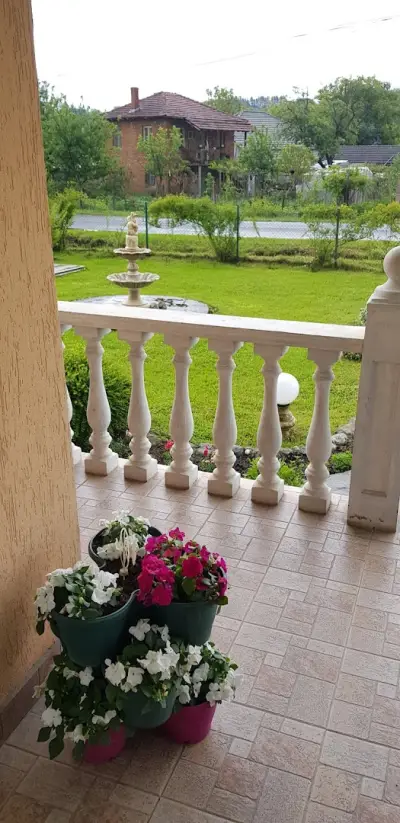 КЪЩА ЗА ГОСТИ ДЕБРИНА