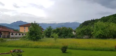 КЪЩА ЗА ГОСТИ ДЕБРИНА
