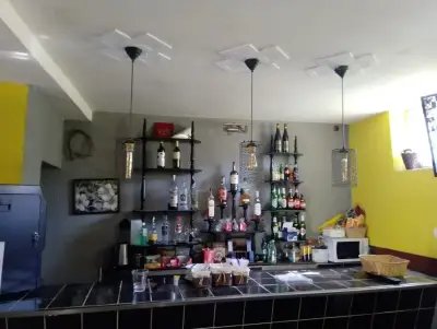 Хранителен магазин и Изипей каса