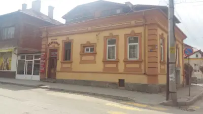 ИНТЕРИОР "ПАЛИТРА СТИЛ" ЕООД