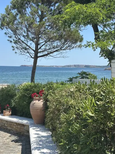 Noma Beach Resort