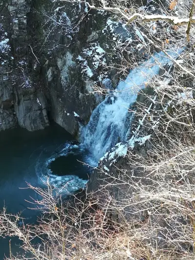 Водопад скокът