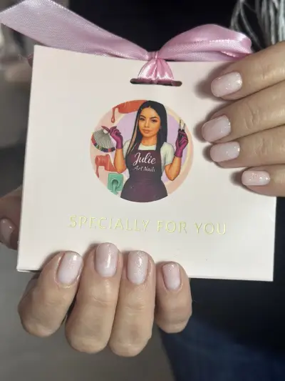 Julie Art Nails