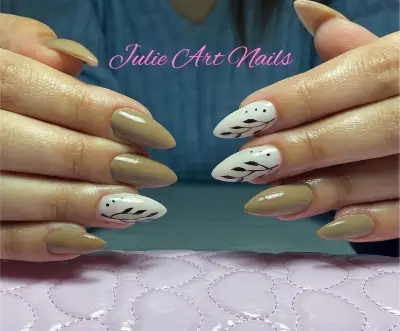 Julie Art Nails