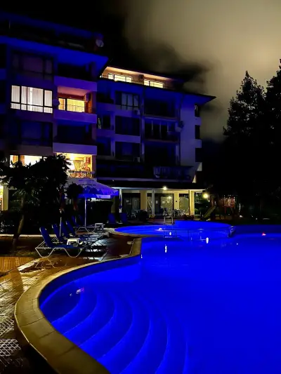 Diamond Bay - Pool and Holiday