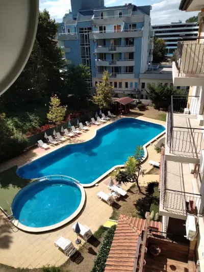 Diamond Bay - Pool and Holiday