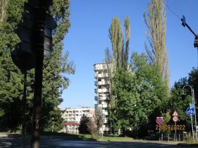 Езикова гимназия „Д-р Петър Берон“