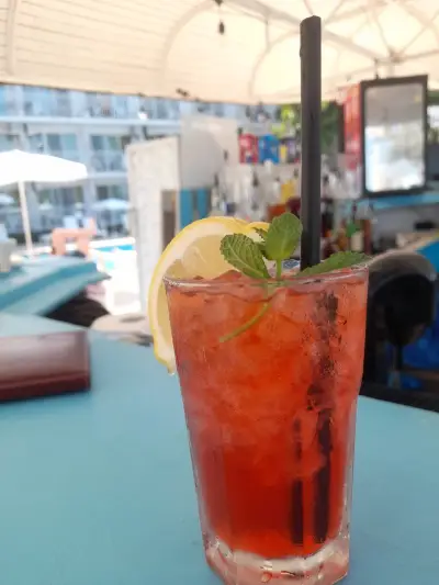 Pool and beach bar "Kaliopa"