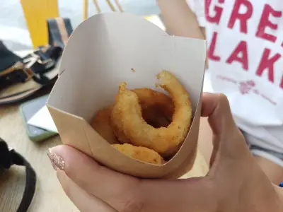 CHICKEN BURGER