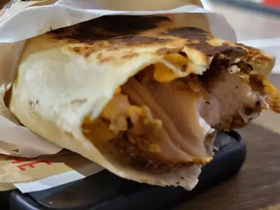 CHICKEN BURGER