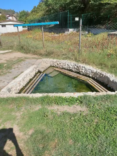 Топилцата (естествени джакузита с гореща минерална вода на открито)